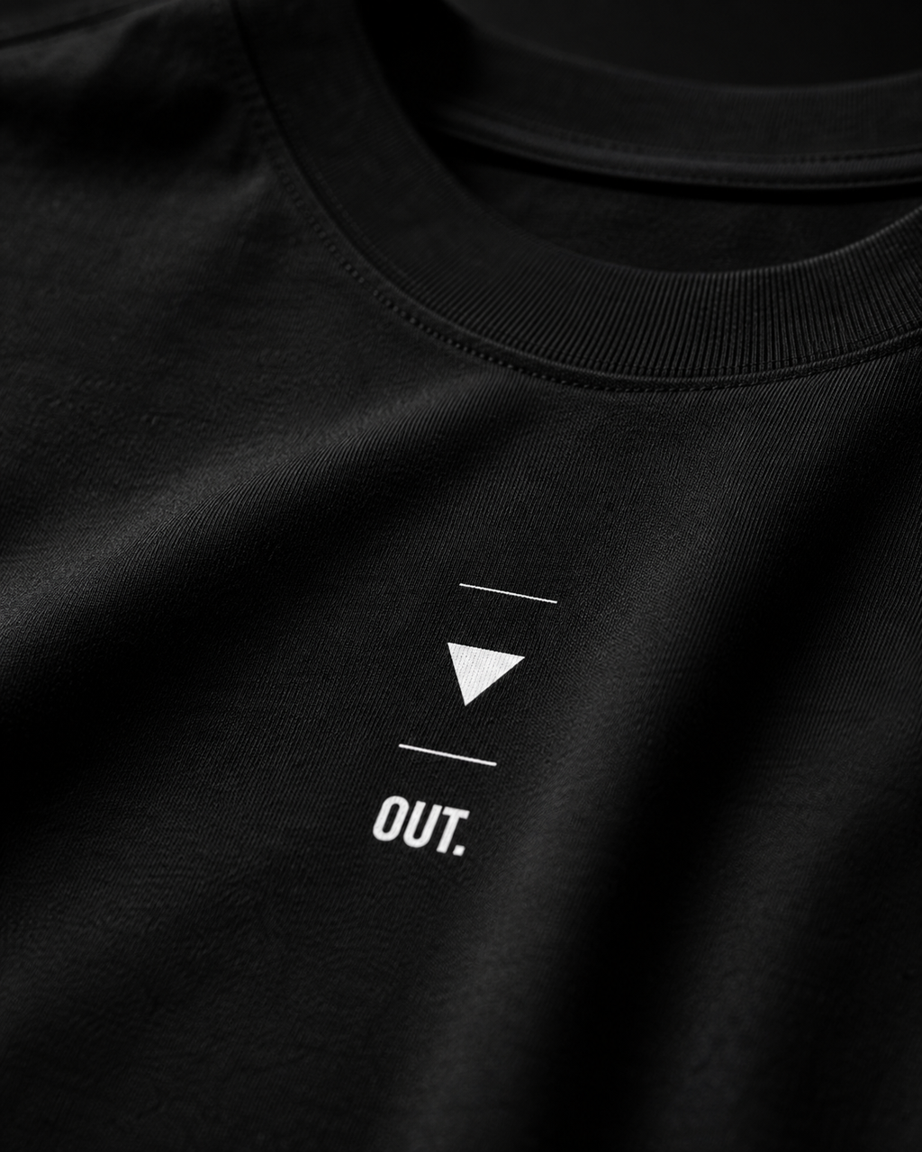 BECAUSE OUT. Camiseta | BECAUSE Oficial