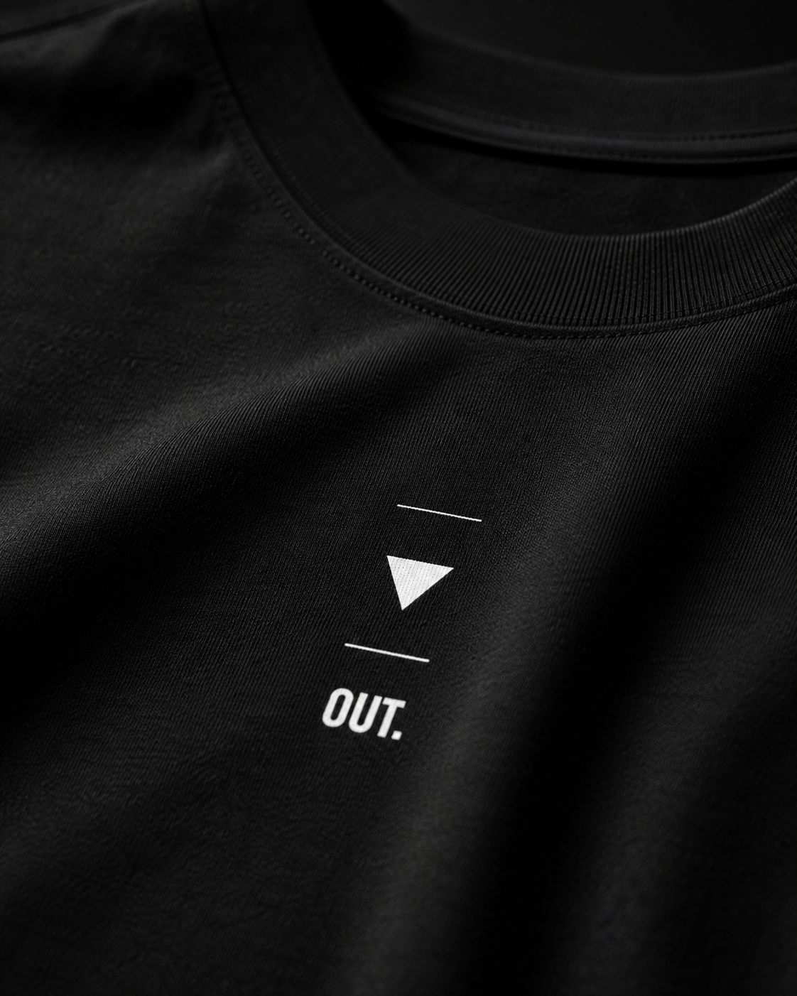 BECAUSE OUT. Camiseta | BECAUSE Oficial